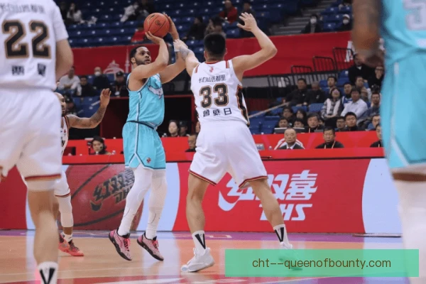 青岛男篮清理薪资空间，阵容补强与续约取舍成焦点